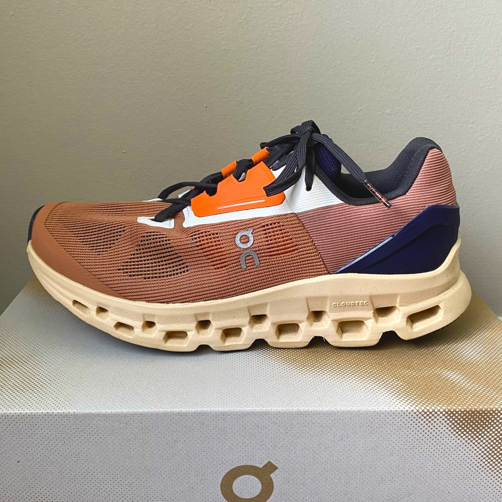 On Cloudstratus Womens Running Shoe on Cork|Fawn Size 9